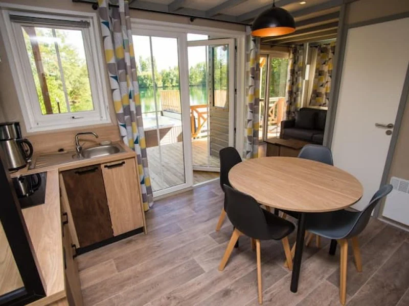 Chalet de Luxe avec Vue sur l'Étang · thumbnail 4