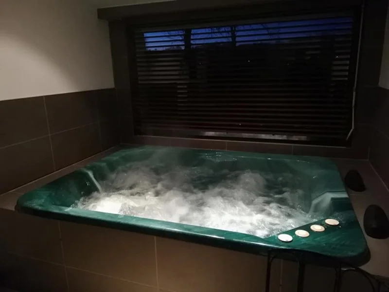 La Vinaigrerie  - Chambre avec Jacuzzi · photo 1