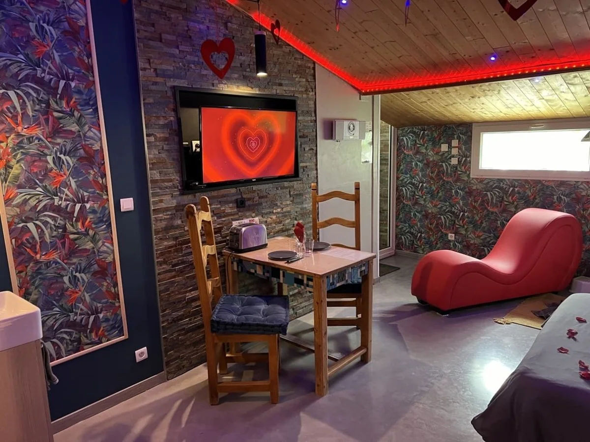 Love room Zen à Nievroz - La paranthèse · thumbnail 2