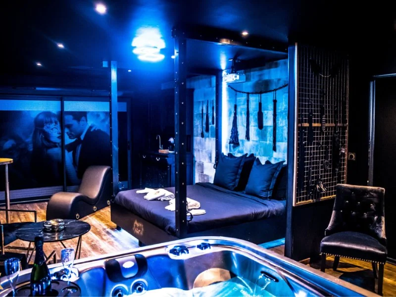 Chambre 50 Nuances plus sombres - Very Good Trip · photo 1