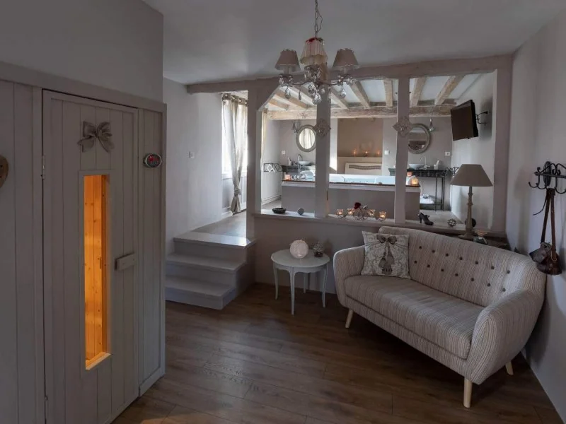 Love room en Picardie - Charme au fil de l'eau · thumbnail 3