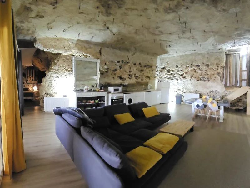 Loft et spa entièrement troglodyte · thumbnail 4