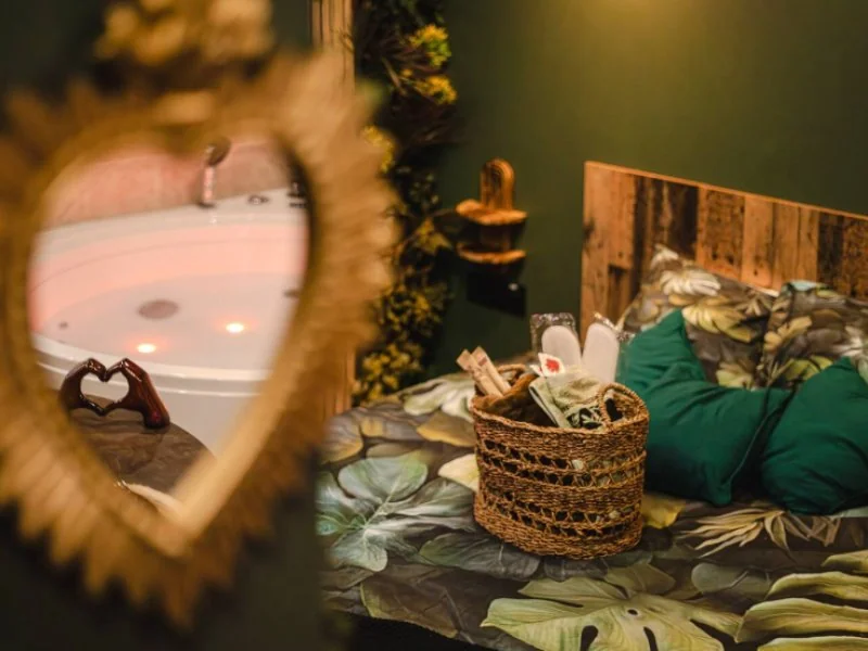 Love room avec Balnéo - Suite Jungle · thumbnail 4