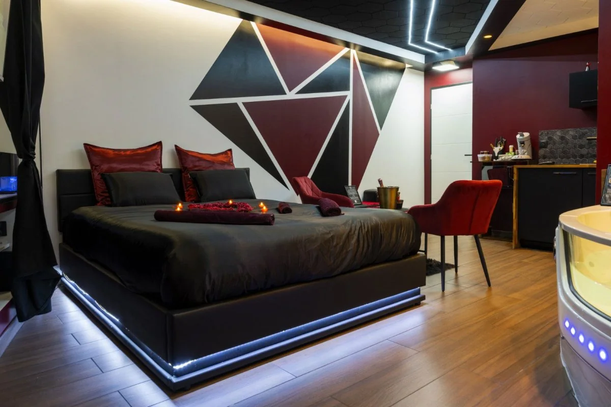 Redroom · photo 1