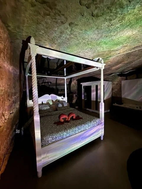 La Cave Secrète - Discret LR · thumbnail 3