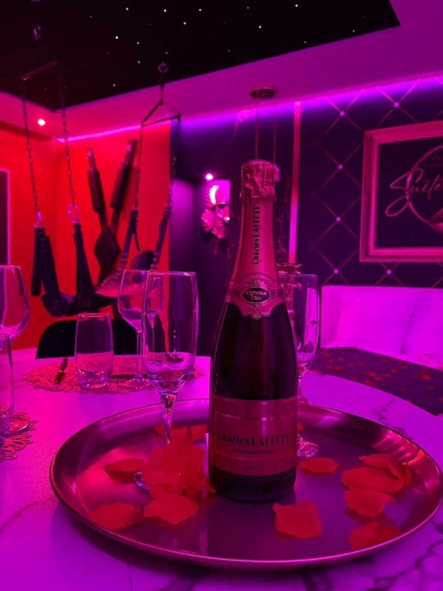 Suite Secrète - La chambre · thumbnail 5