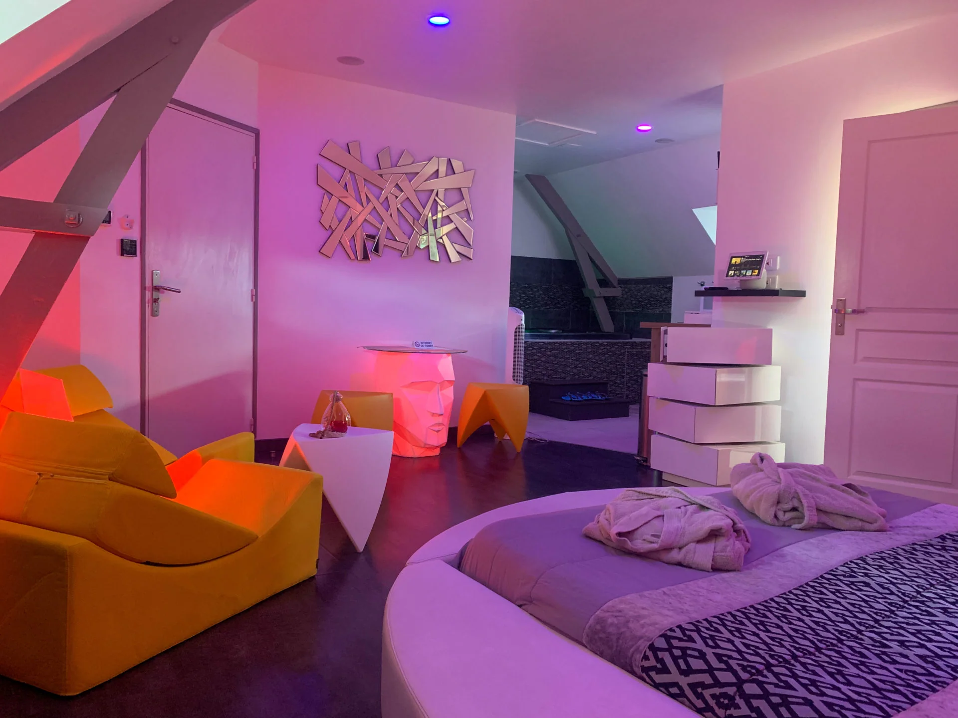 Domaine de la Besnerie -  La Suite Black and White · thumbnail 3
