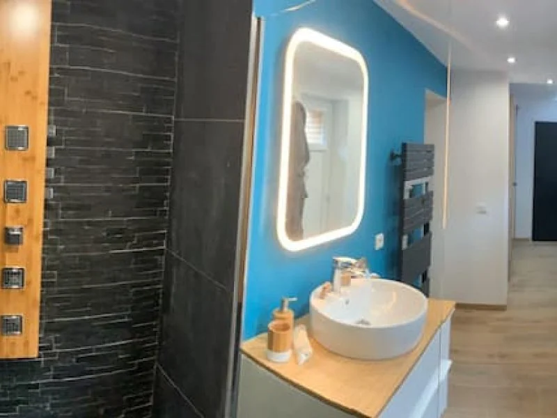 La Petite Suite · thumbnail 3