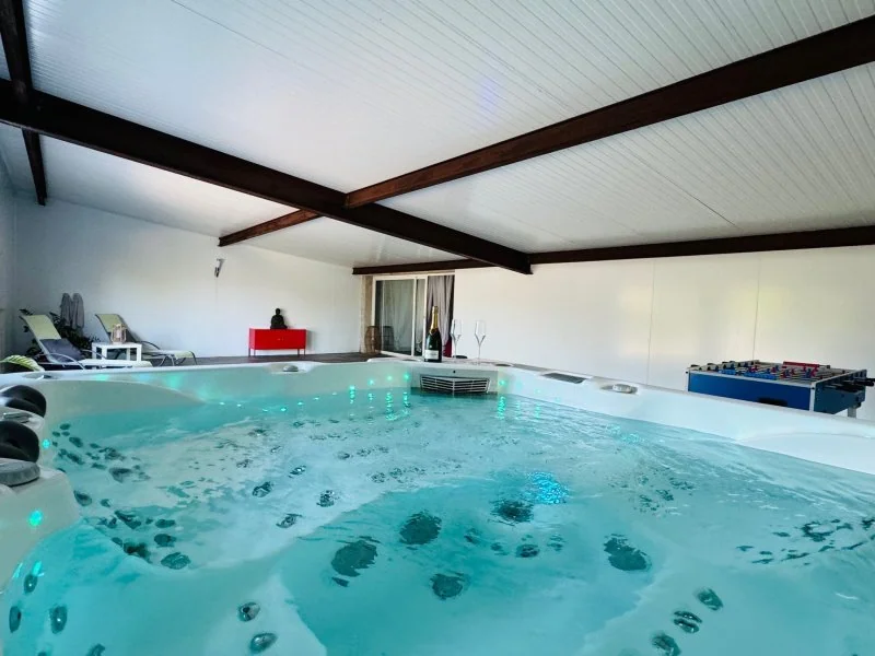 Love Room Vaucluse · thumbnail 2