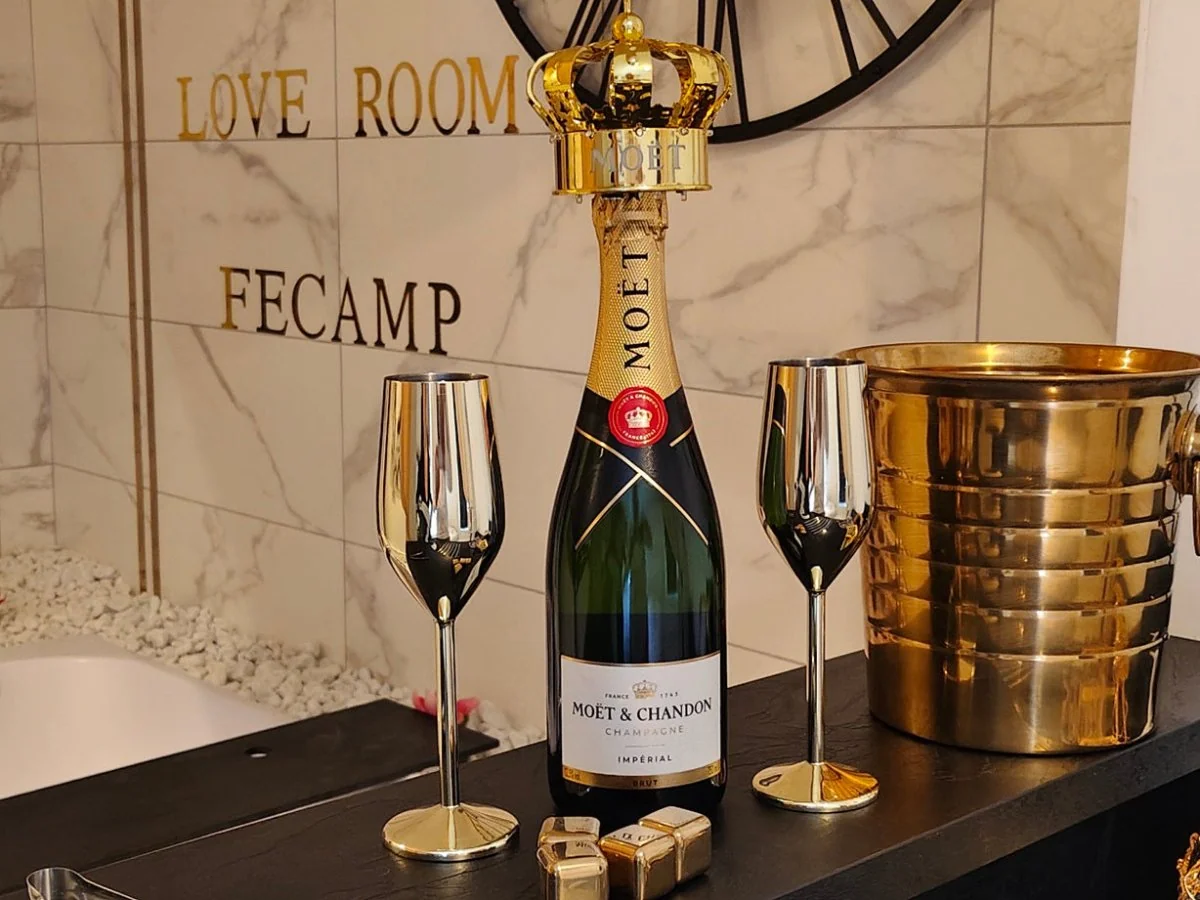 LoveRoom Fécamp - La chic et doré · thumbnail 3