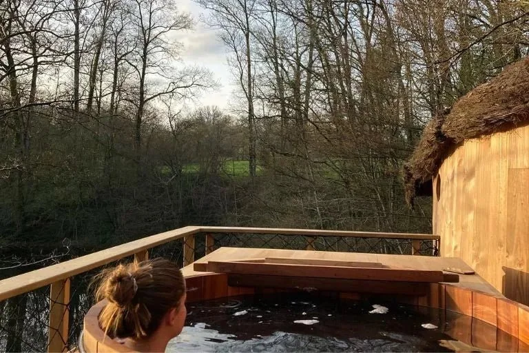 Domaine des Vaulx - Cabane Prague Spa · thumbnail 5