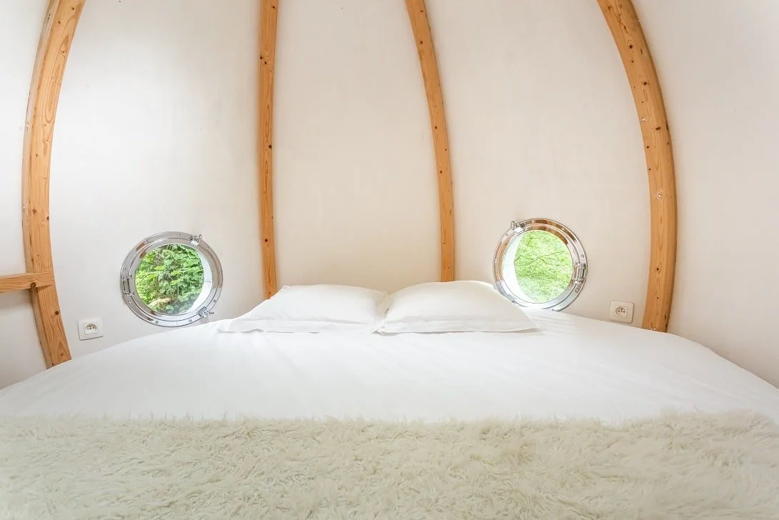 Domaine des Vaulx - Cabane Lov'nid spa · thumbnail 3