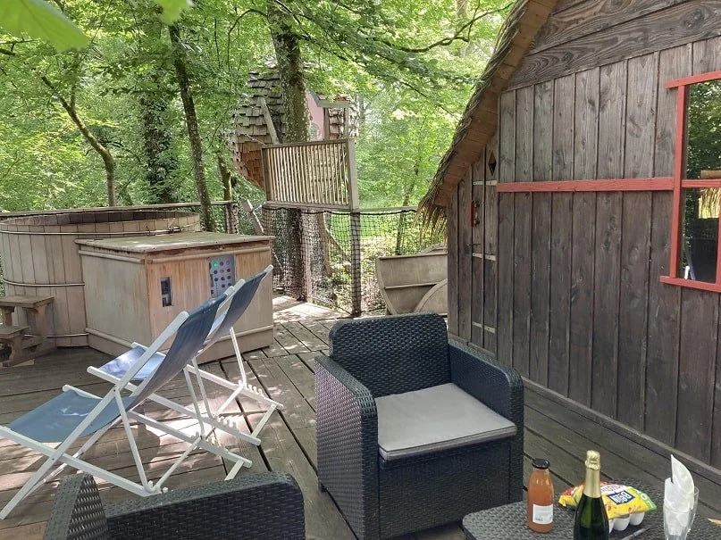 Domaine des Vaulx - Cabane Lov'nid spa · thumbnail 5