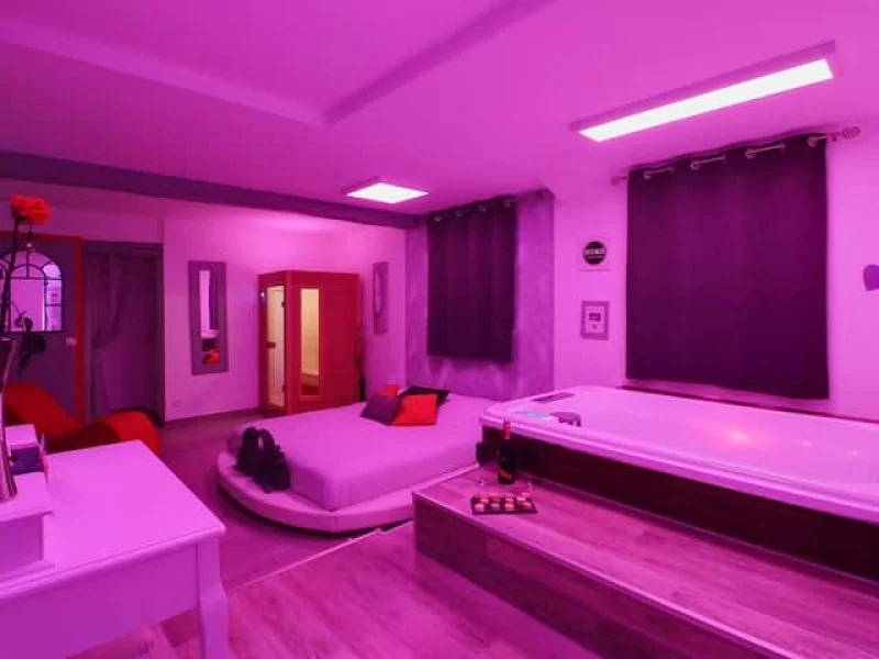Domaine Des Trois Châteaux - Suite Ambre · thumbnail 3
