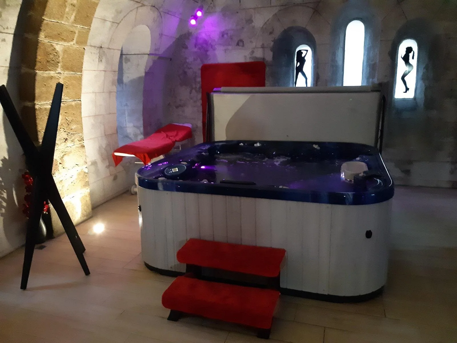 La Chapelle Aux Amoureux · thumbnail 2