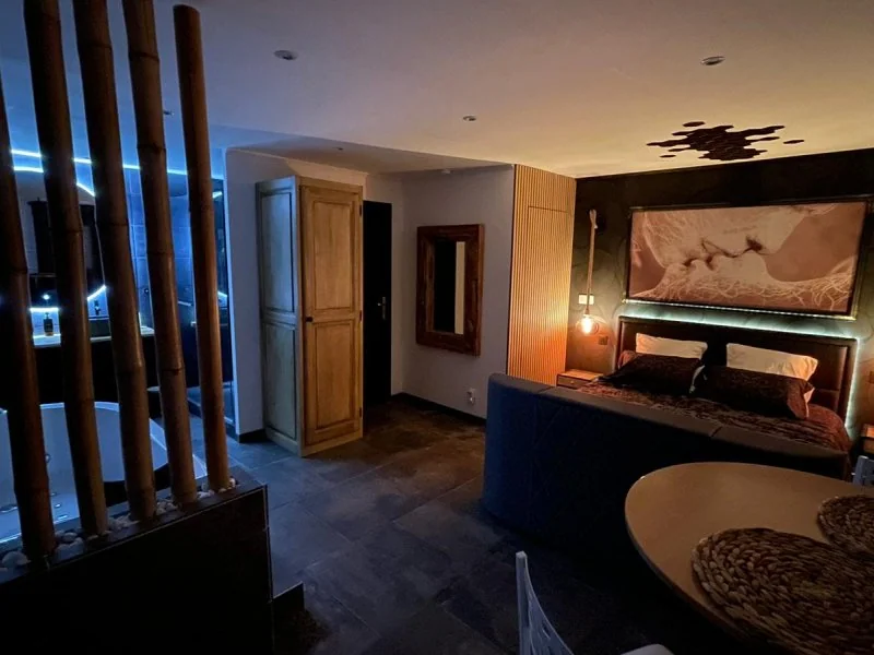 L'Absolue Suite D'Hôtes · thumbnail 2