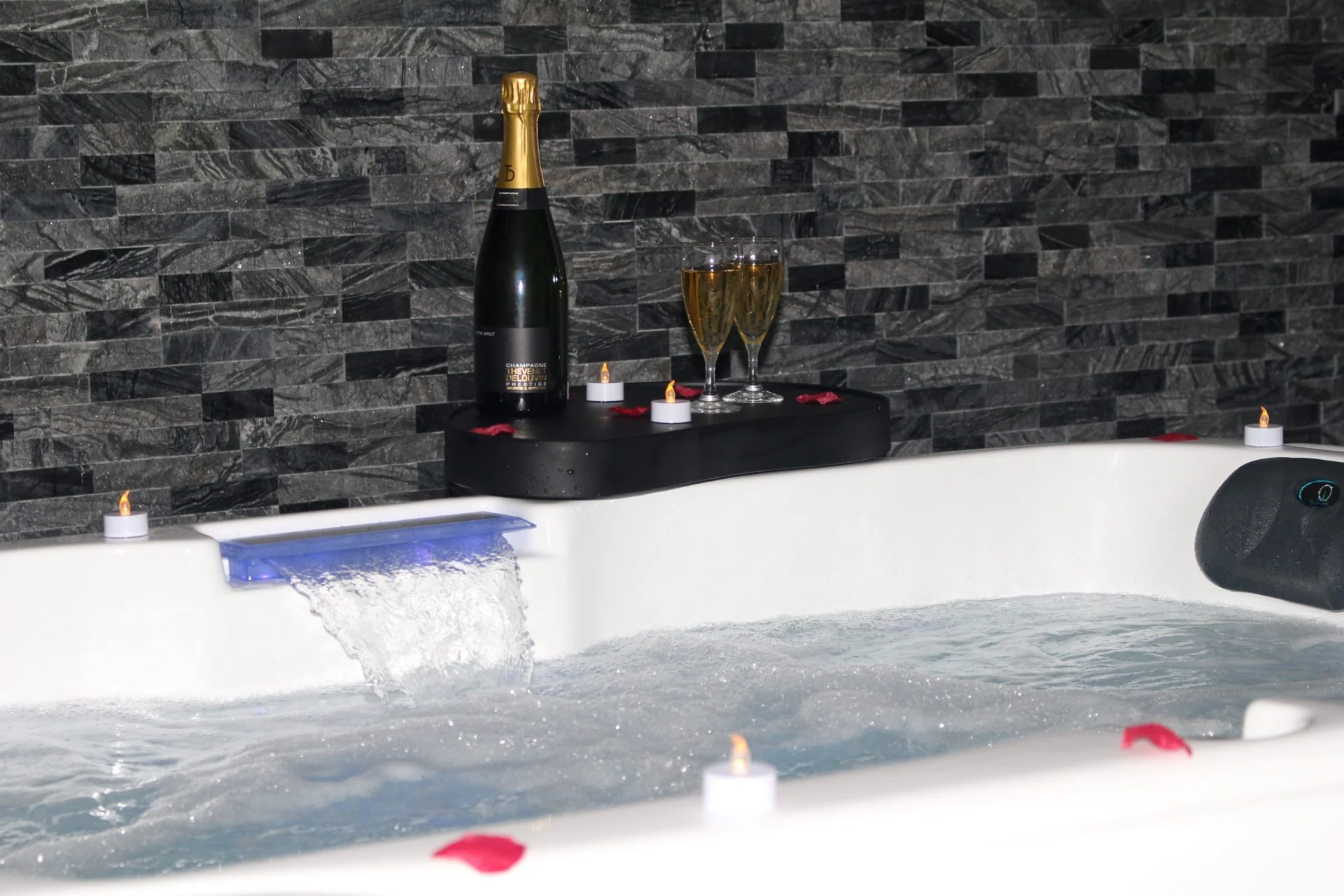 Nuit Blanche - Suite sensuelle · thumbnail 2