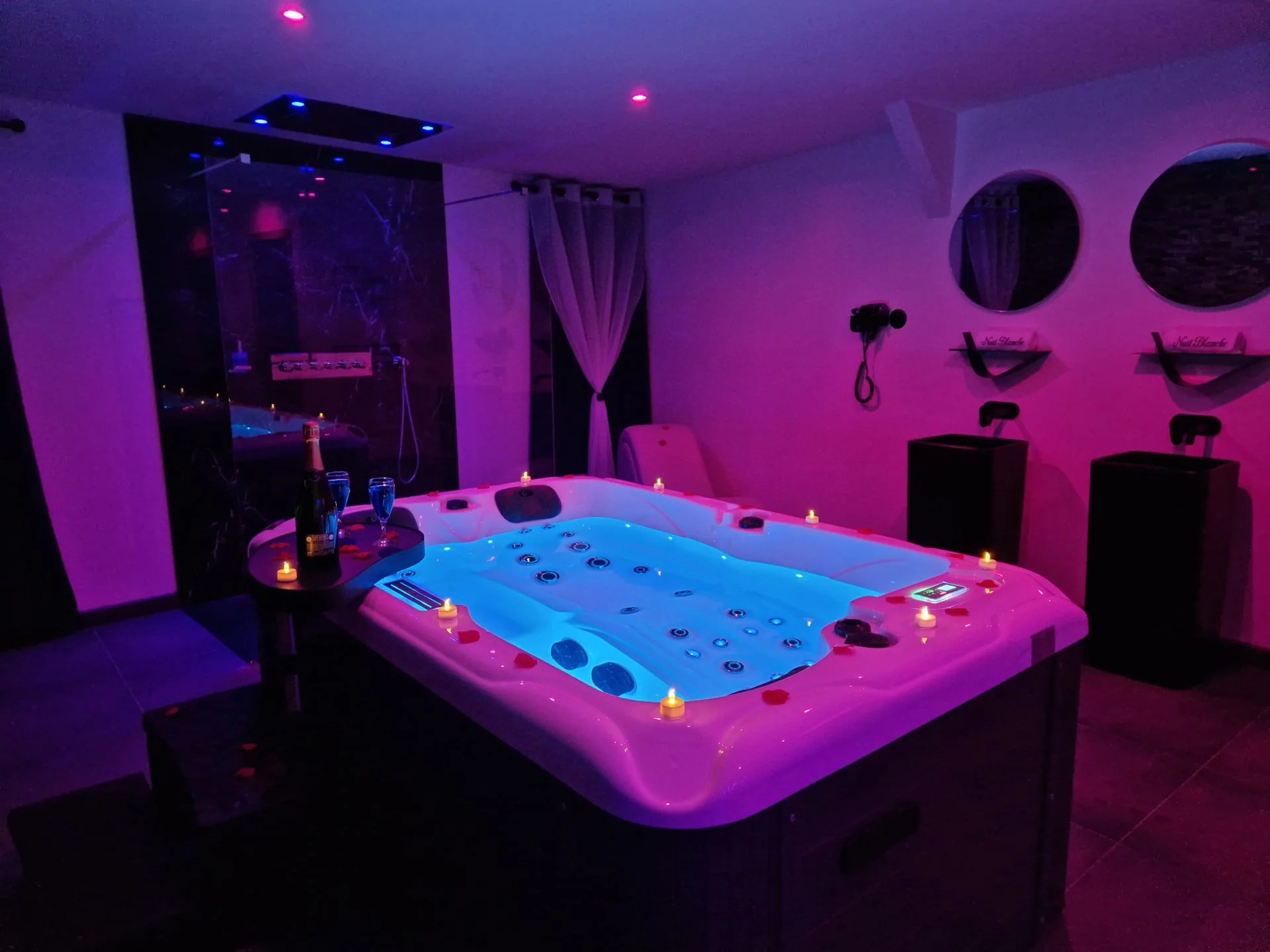 Nuit Blanche - Suite sensuelle · thumbnail 5