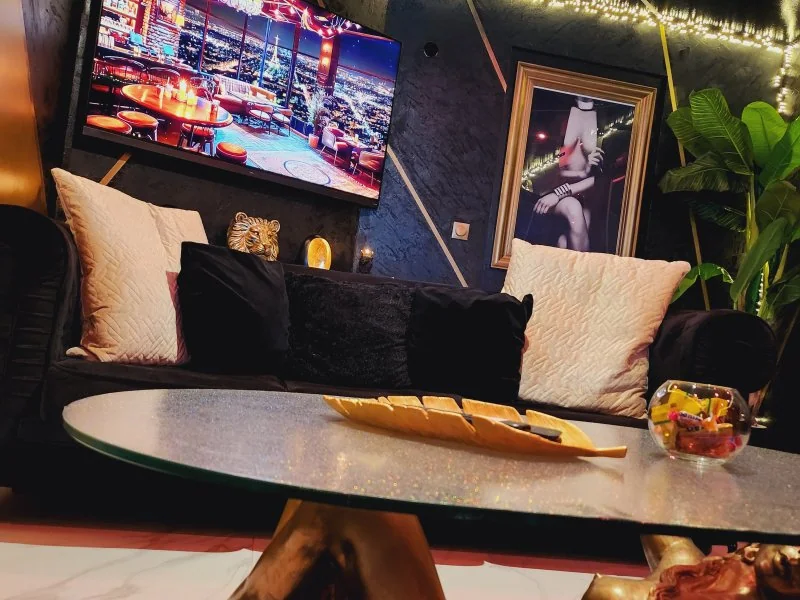 Royal Room · thumbnail 5