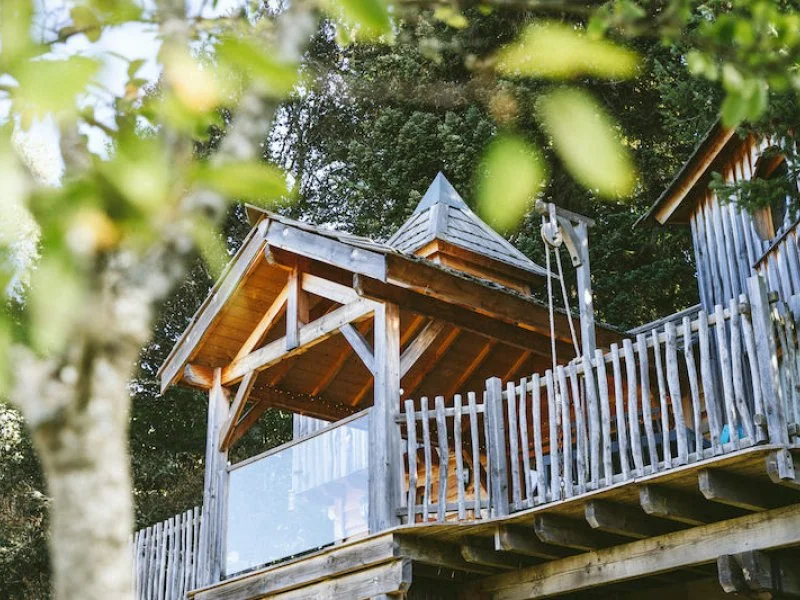 Cabanes dans les arbres - Chateau de Memanat · thumbnail 4
