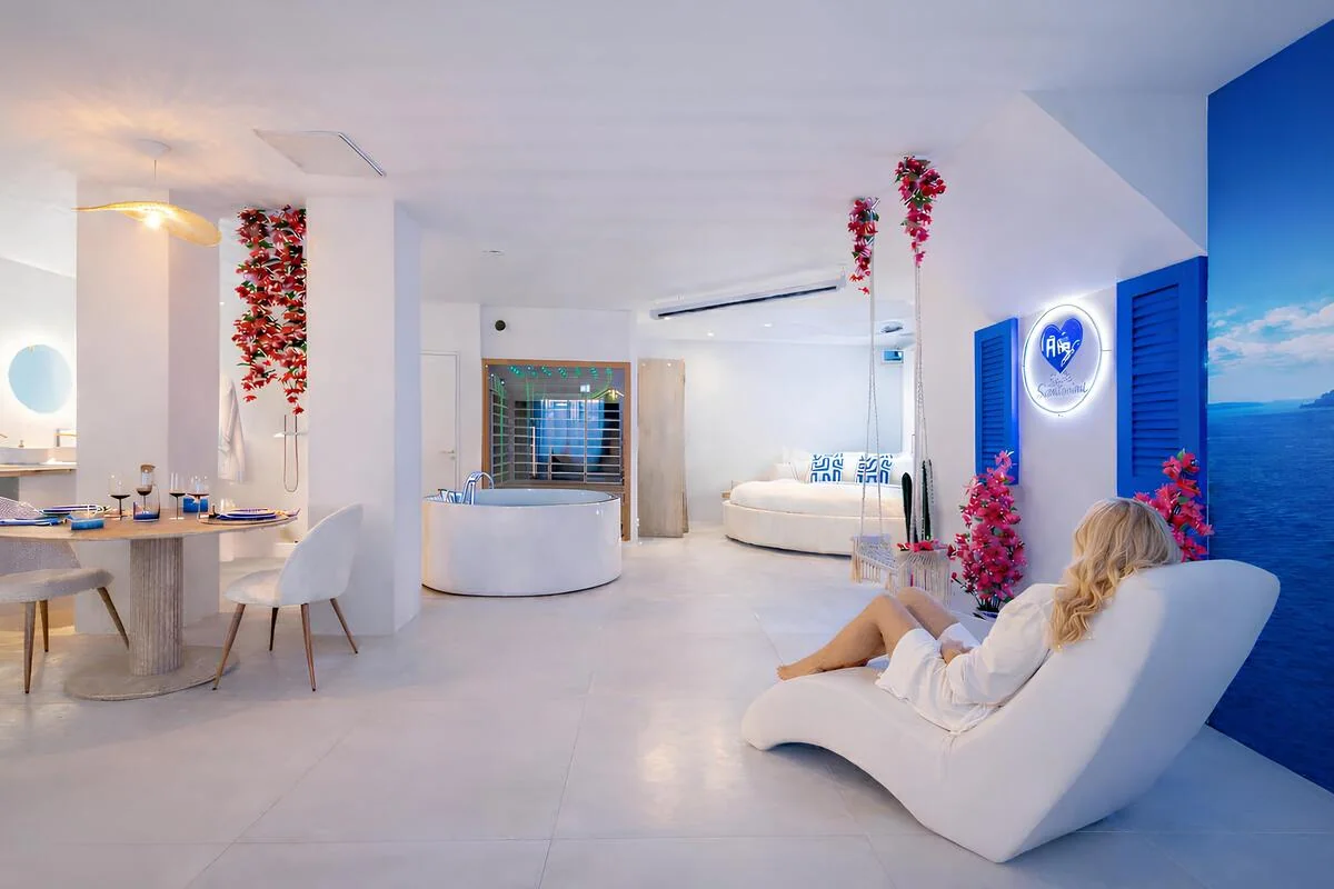 Suite Santorini · thumbnail 2
