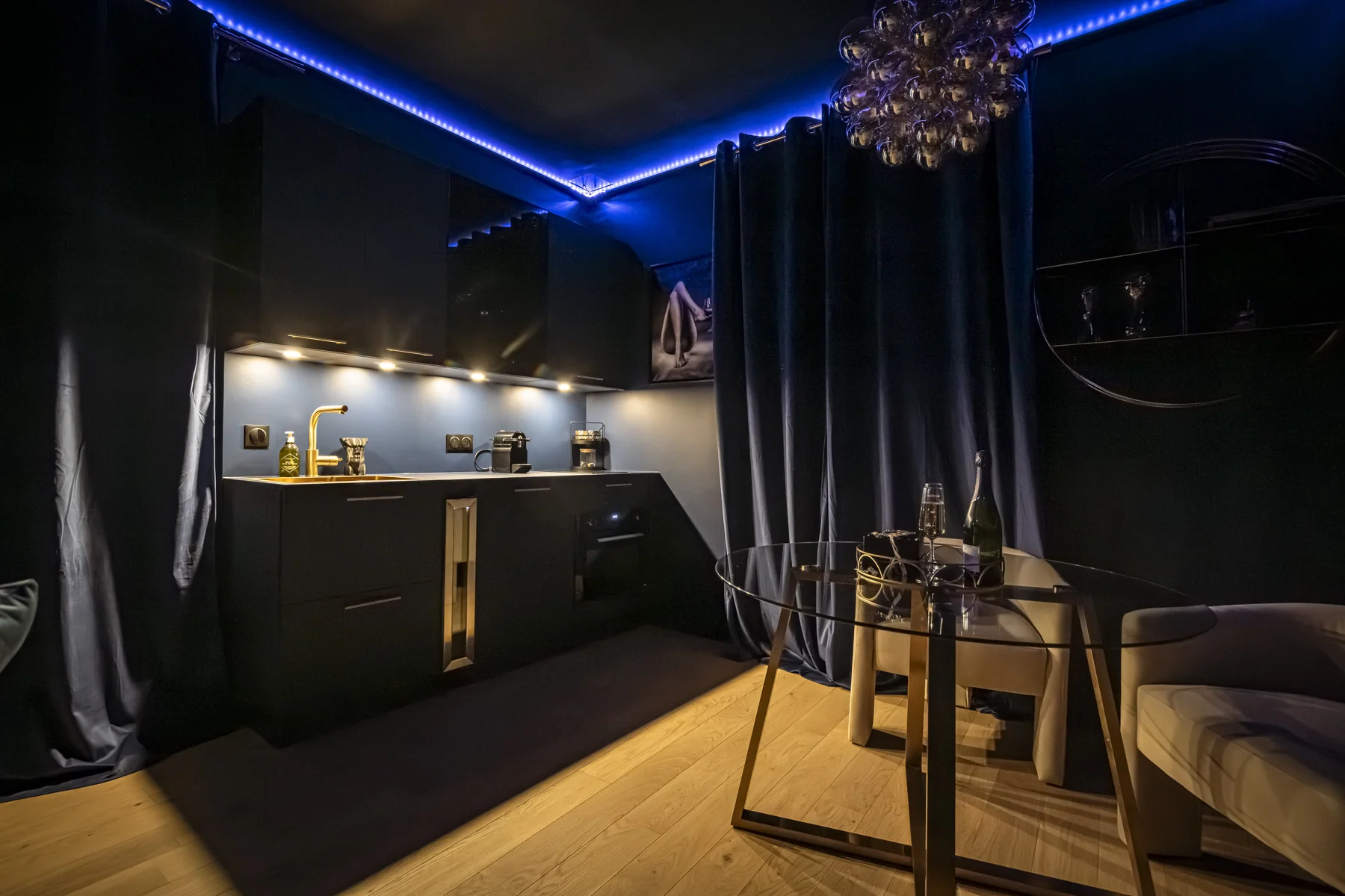 Erotic House - Casa Love · thumbnail 2