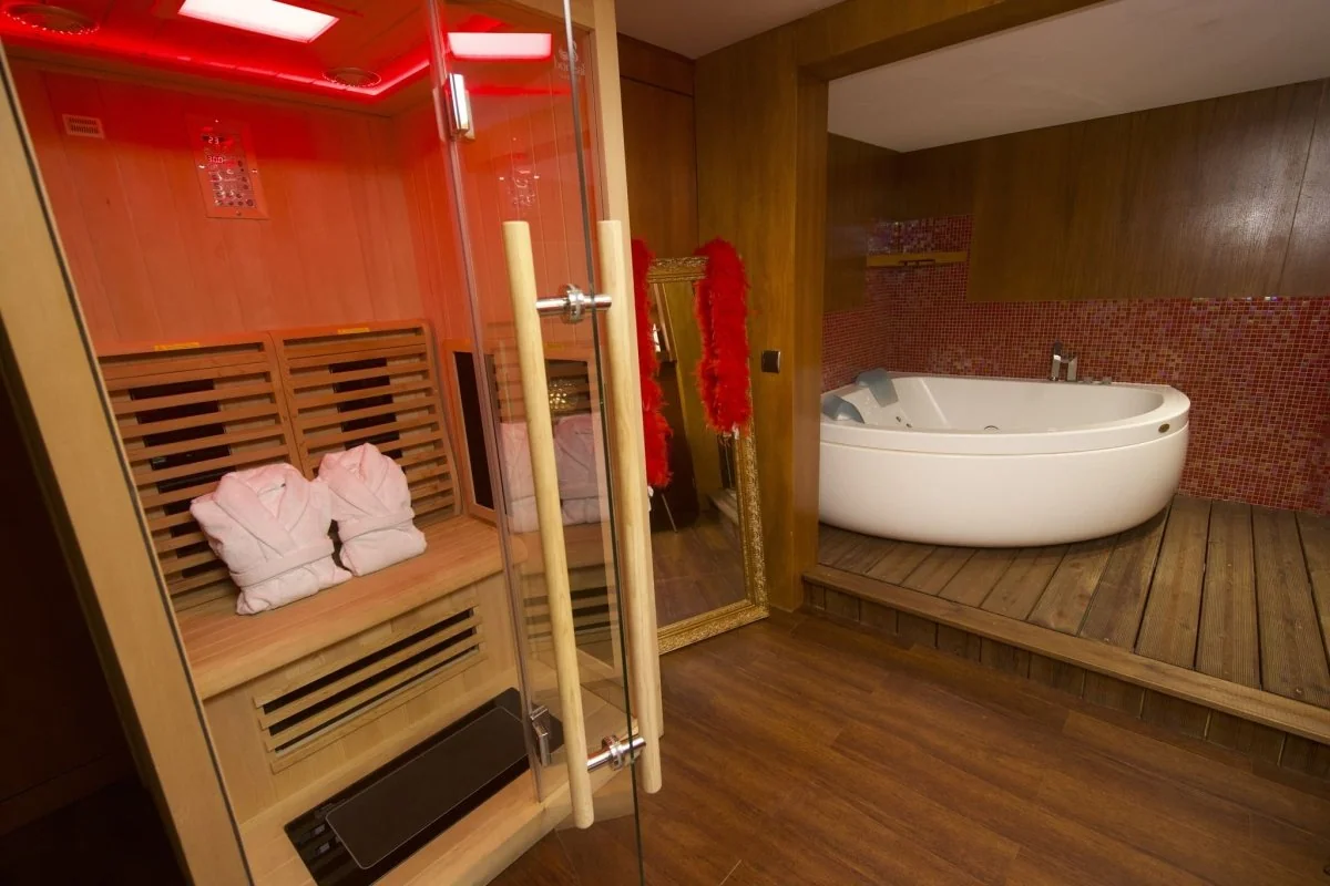 VIP Paris Yacht hôtel - Suite Amour · photo 1