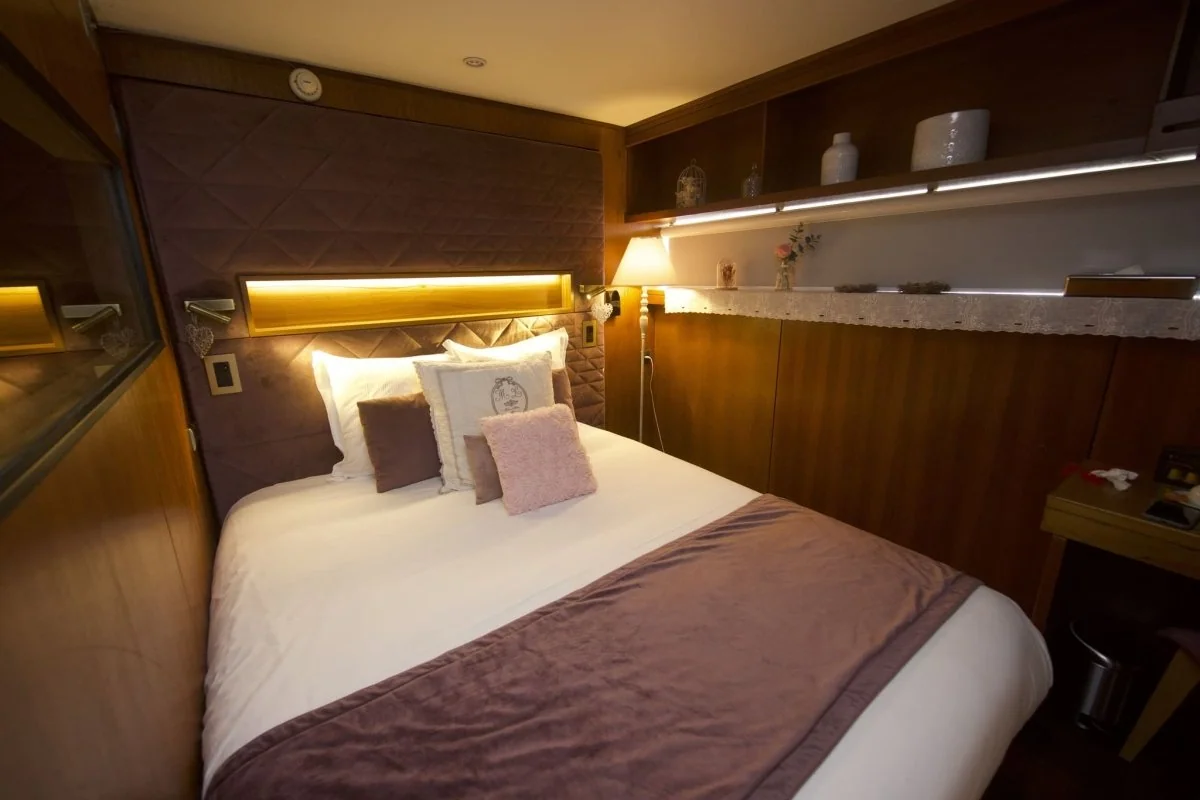 VIP Paris Yacht hôtel - Suite Romantique · thumbnail 2