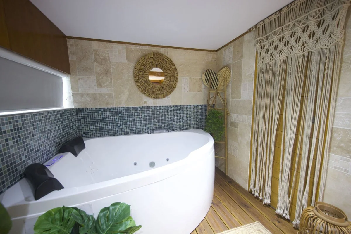 VIP Paris Yacht hôtel - Suite Bali · thumbnail 2