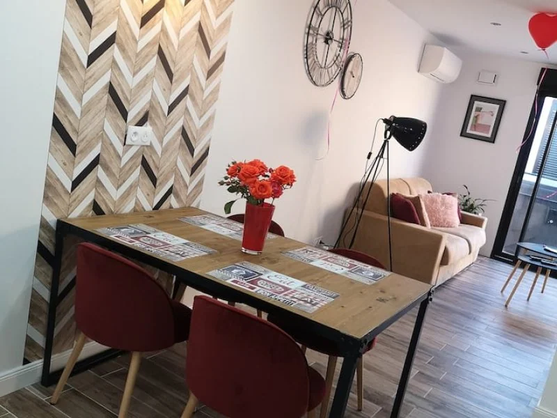 Gîte avec jacuzzi totalement privé Hébergement 4 Étoiles avec Spa · thumbnail 3