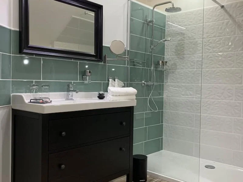 Gîte avec jacuzzi totalement privé Hébergement 4 Étoiles avec Spa · thumbnail 4
