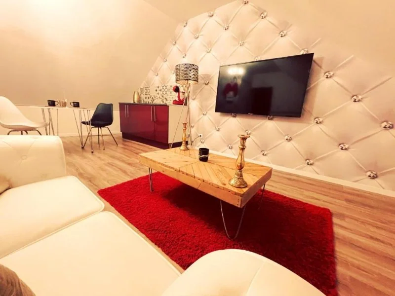 La Redroom - Red Room 2 · thumbnail 4