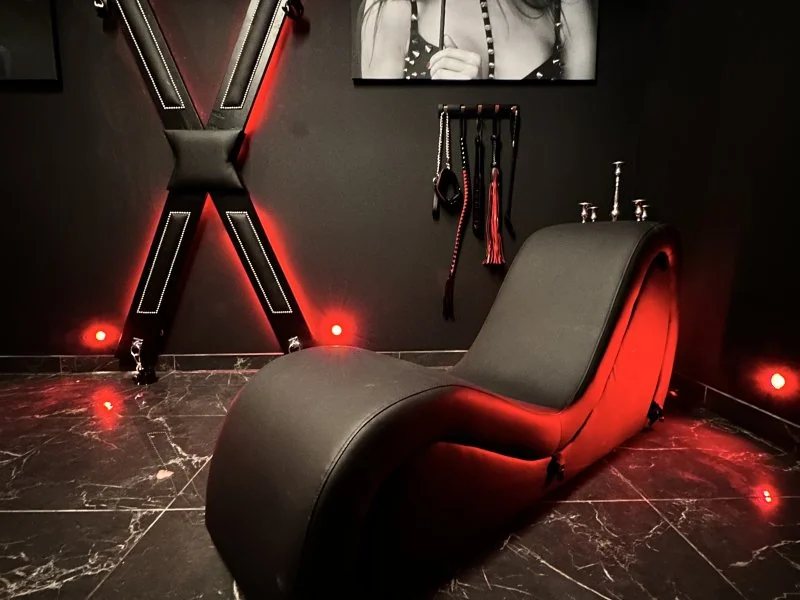 Loveroom Dark - Red Room 2 · thumbnail 4