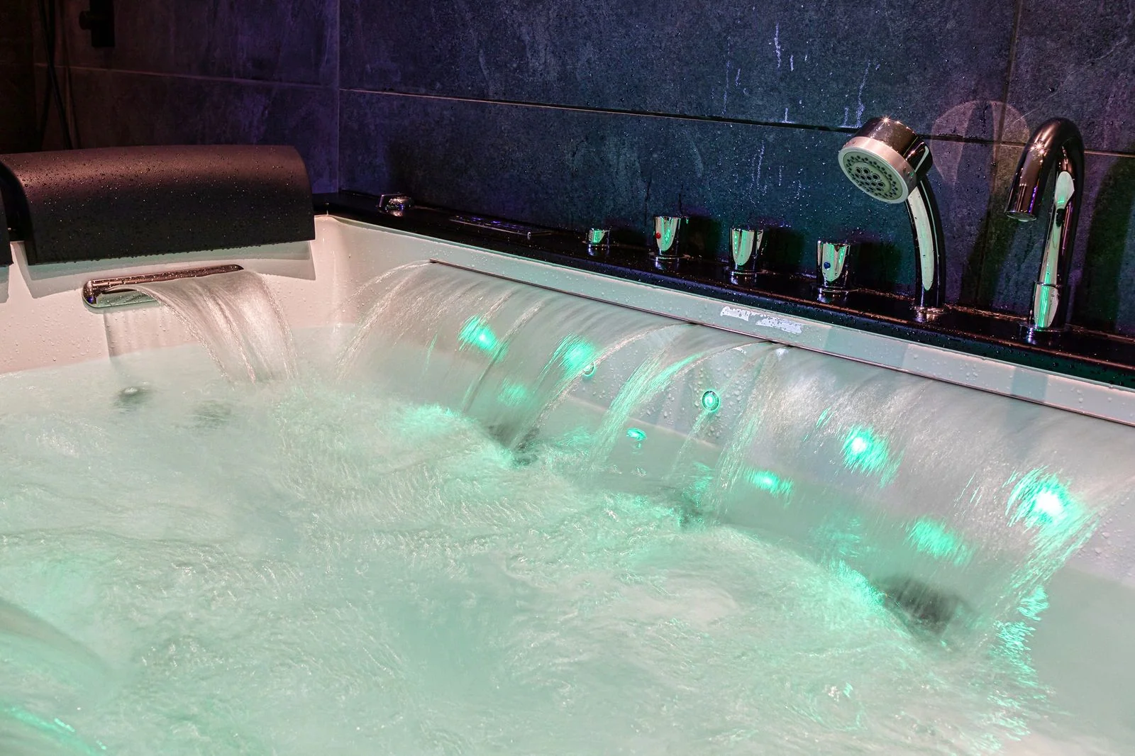 Appart Hôtel SPA Melina & Alfred · thumbnail 2