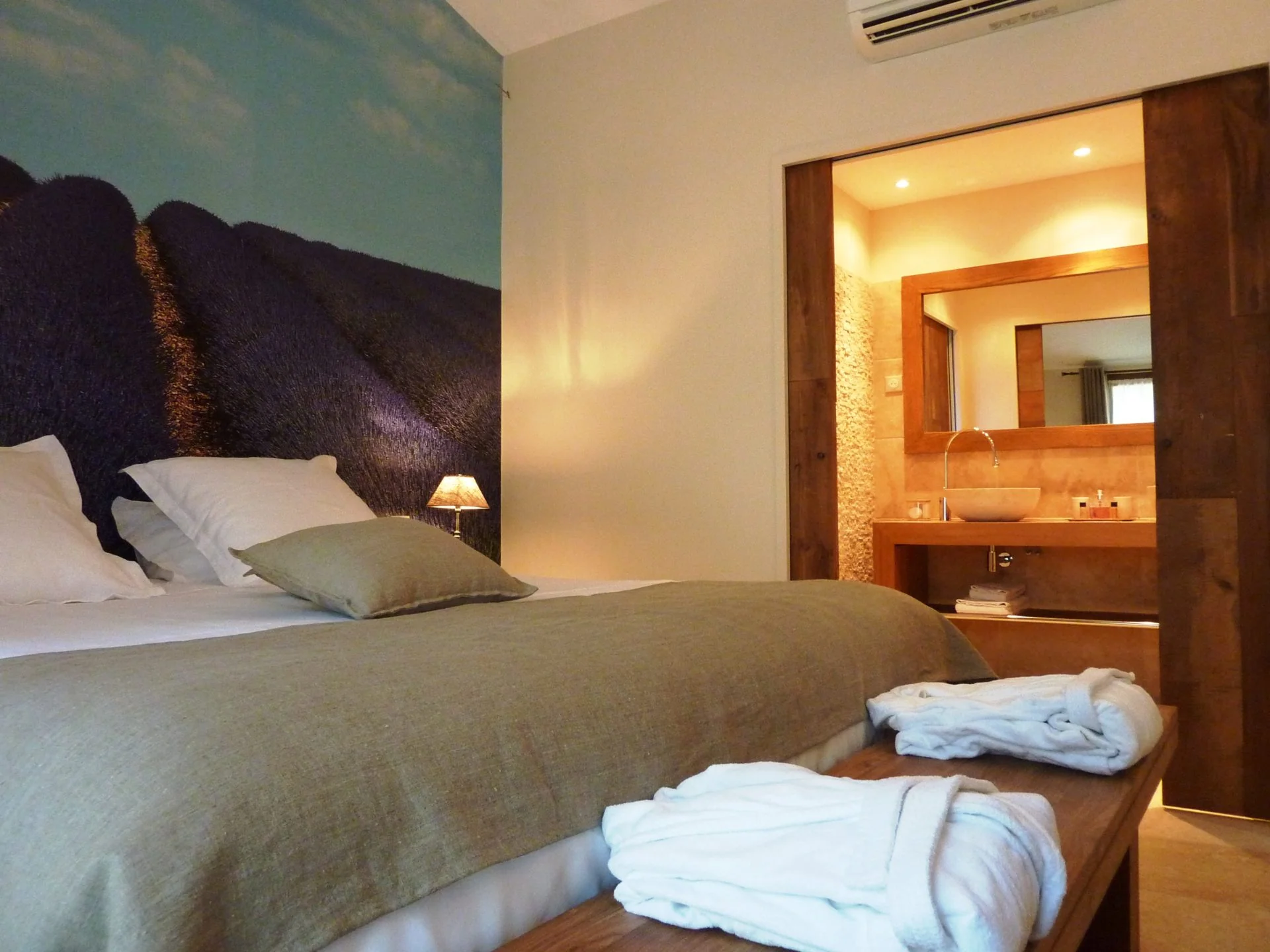Chambre Spa Provence - Suite l'Amoureuse · thumbnail 5