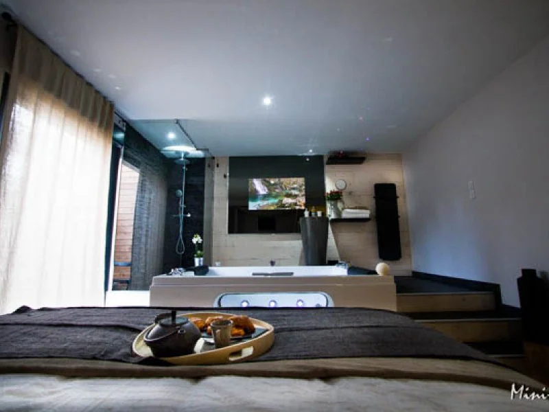 Chambre avec jacuzzi - Love Loft · thumbnail 2
