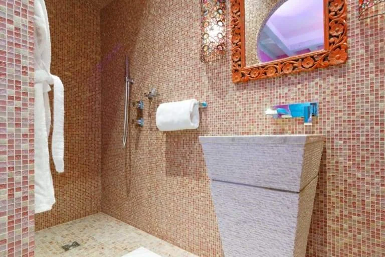 Suite Taj Mahal - La Ferme Briarde · thumbnail 4