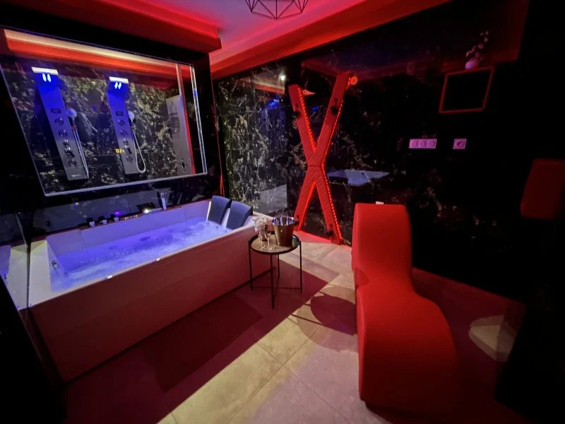 Love Room Latour · thumbnail 2