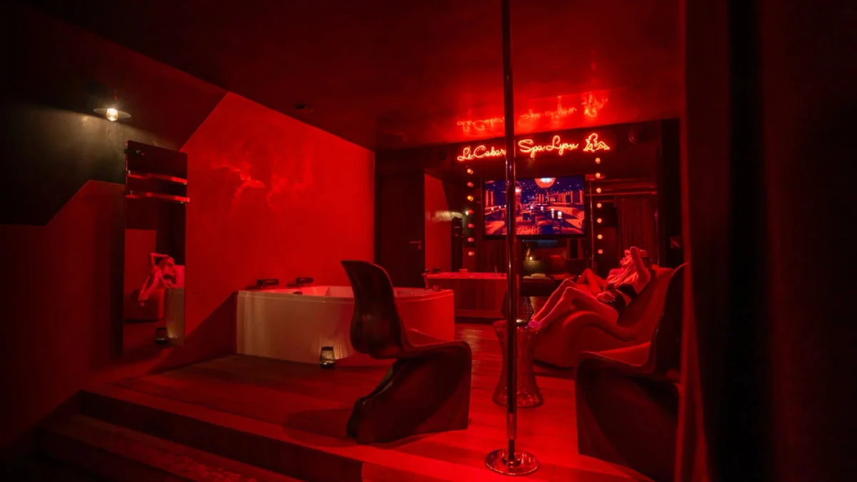 Secret Cabaret Spa  - Nuits et Spa · thumbnail 4