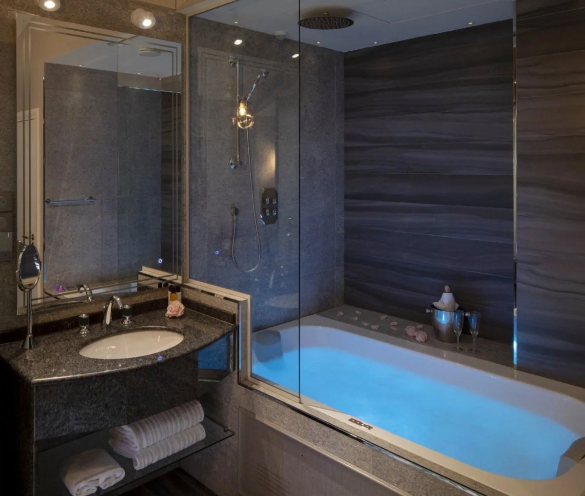 Hôtel Paris J’Adore · thumbnail 3
