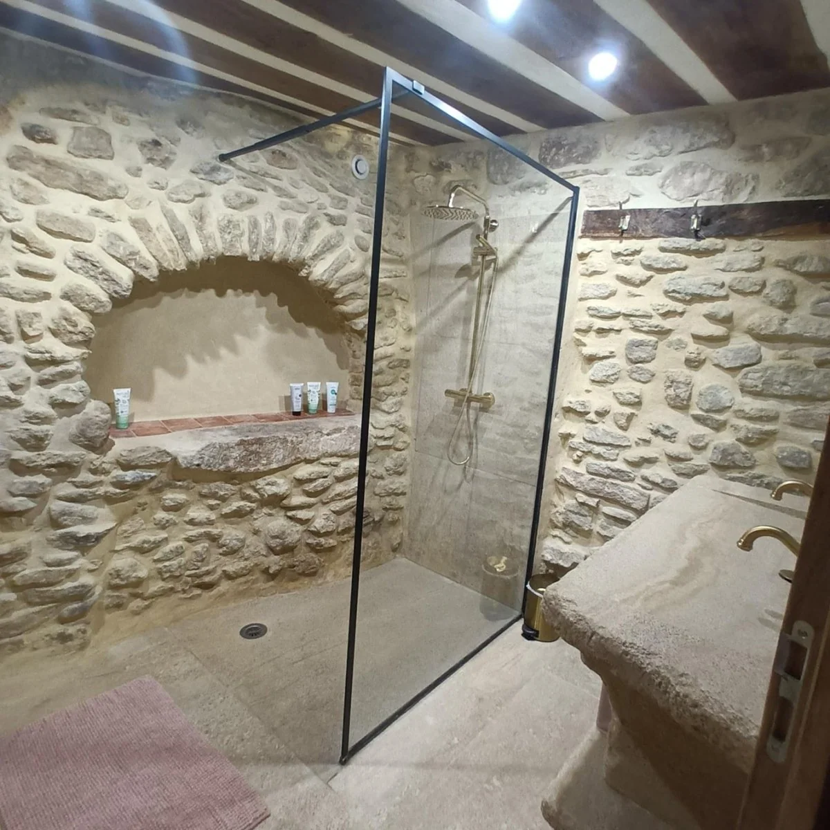 Gîte du Beaumont - La chambre romantique · thumbnail 2