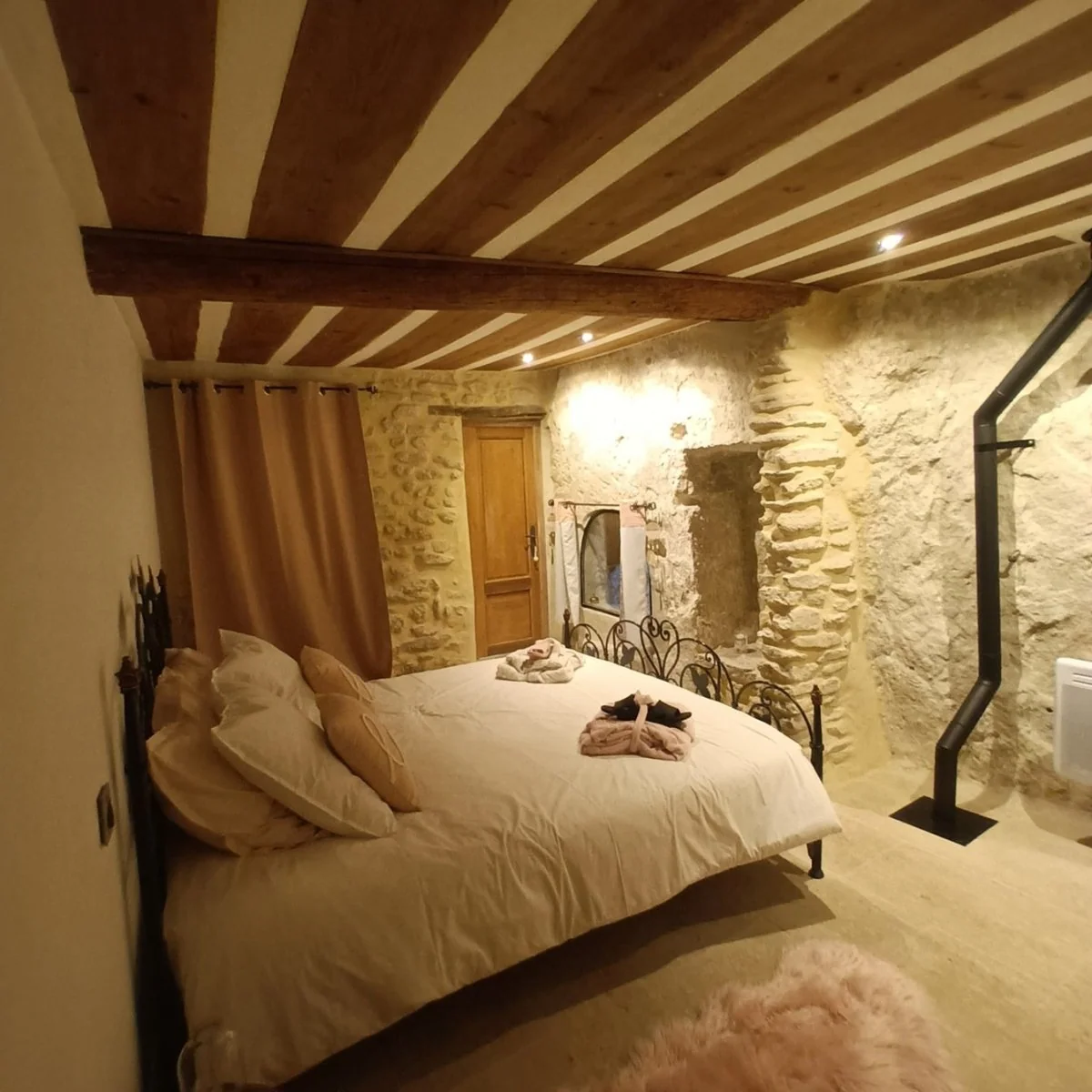 Gîte du Beaumont - La chambre romantique · thumbnail 3