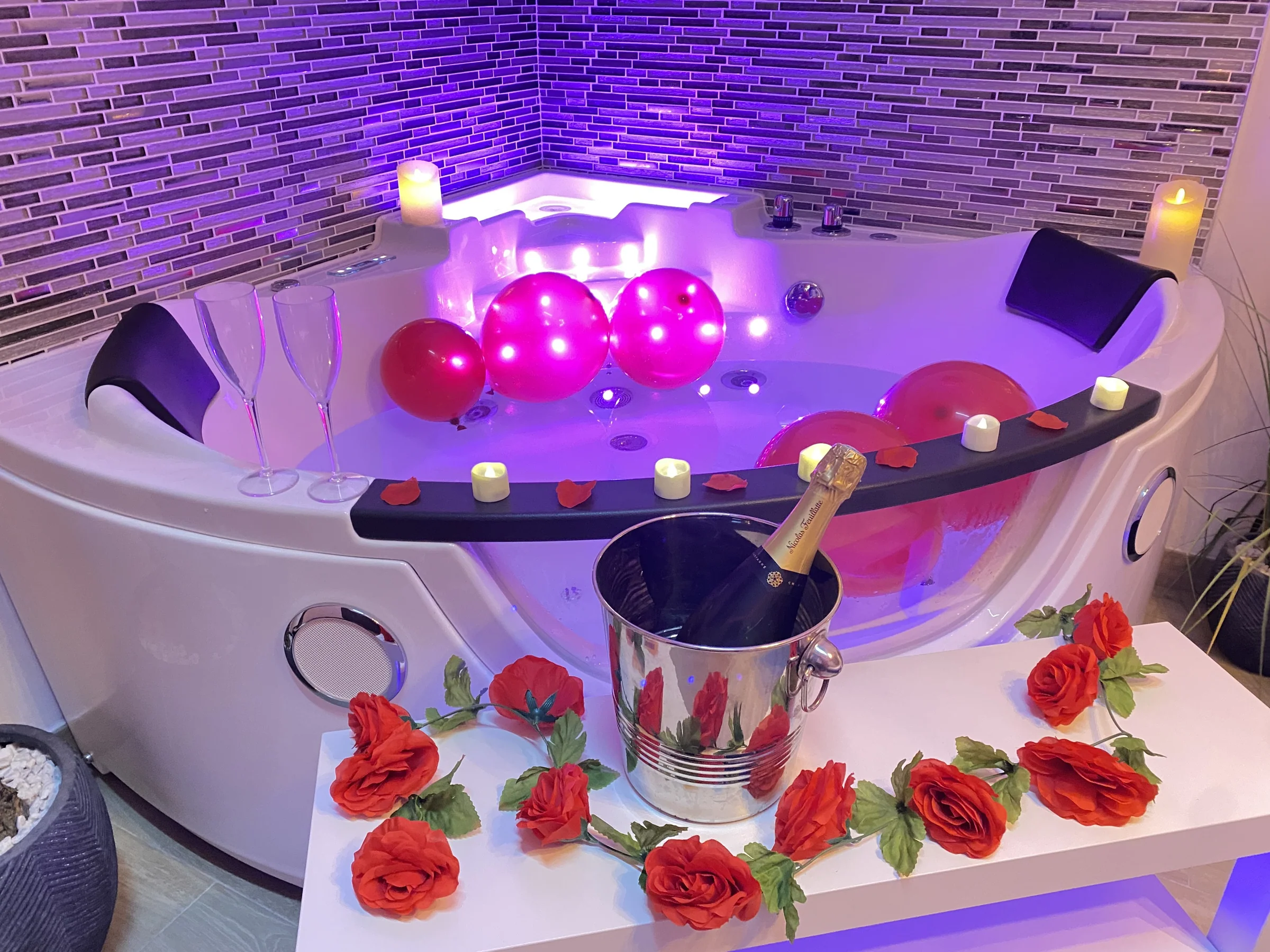 Sweet Host - L’Escale Balnéo’Romantique · thumbnail 4
