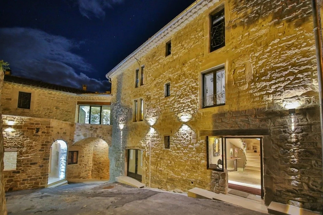 La Maison du Passage - COMME UN PARADIS PERDU · thumbnail 3