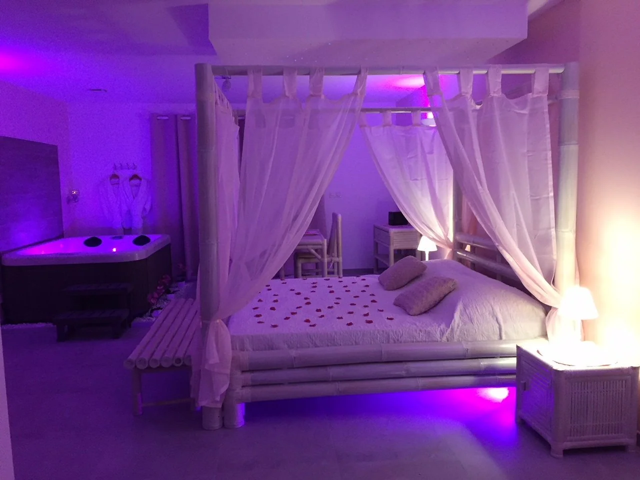 L'INSTANT ROMANTIQUE - La suite Végas · thumbnail 2